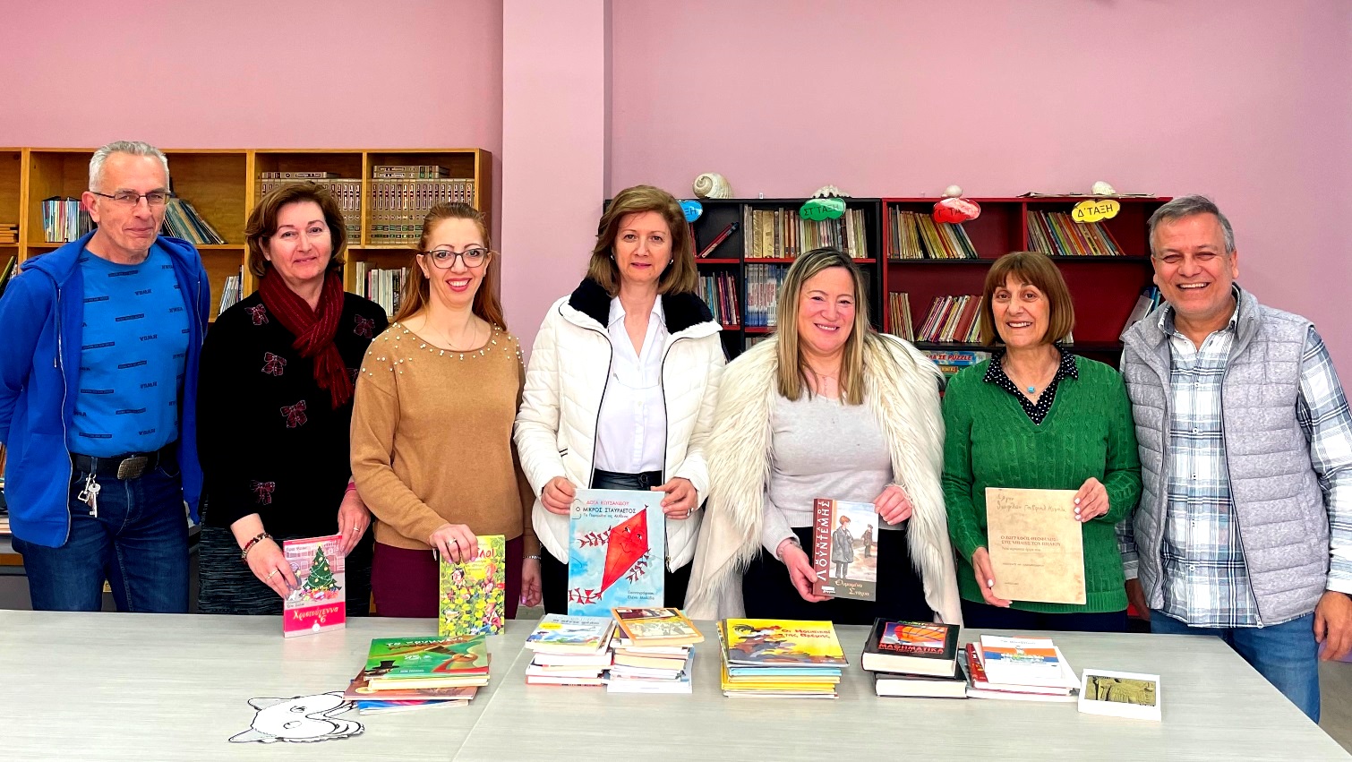 Το ΠΟΚΕΛ προσέφερε βιβλία στο 27ο Δημοτικό Σχολείο Λάρισας